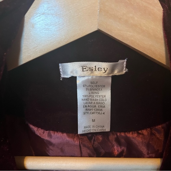 Esley “Fine and Sandy” red velvet blazer. new condition. - Picture 2 of 3